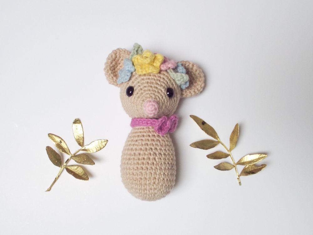 Door Mouse by Victoria Kairis