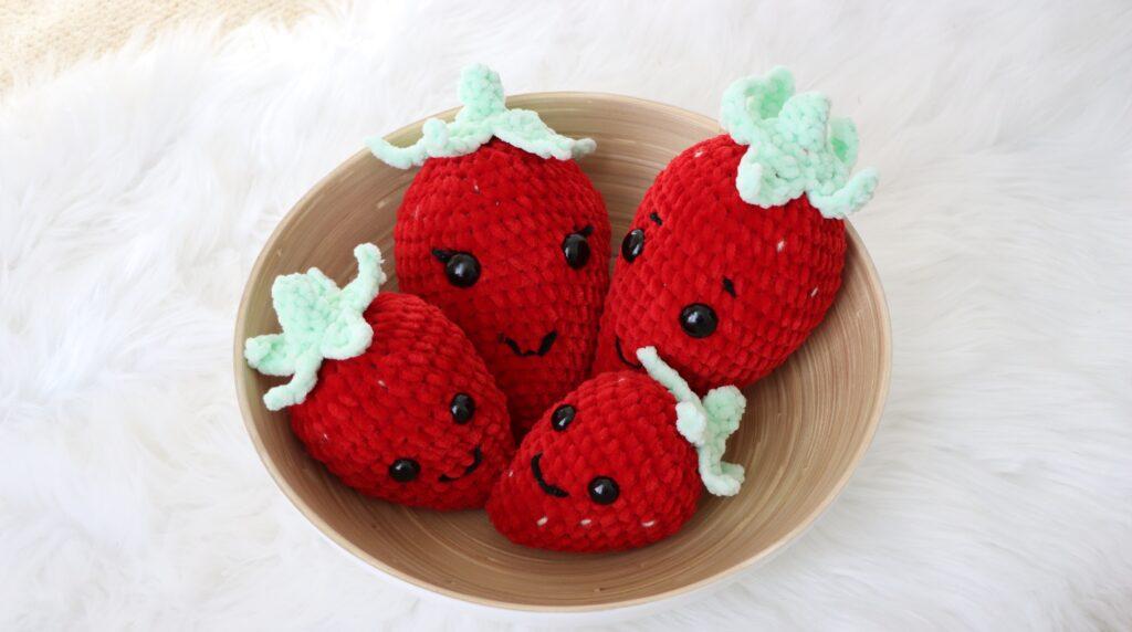 crochet strawberries