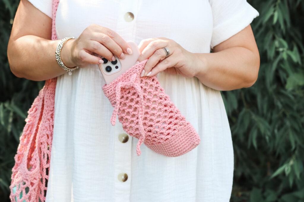 crochet phone pouch